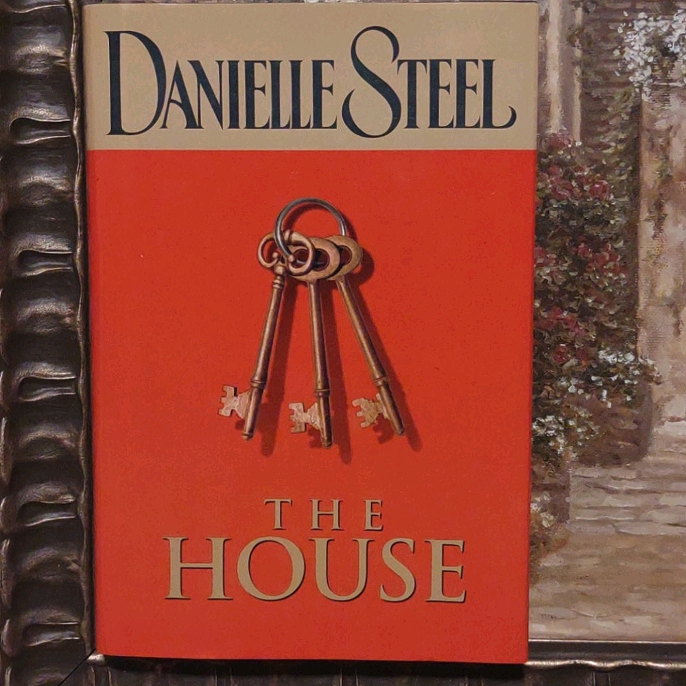 THE HOUSE by Danielle Steel!✨